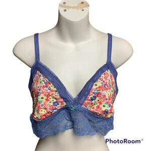 Aerie blue floral lace XL bra pullover style no padding but is lined